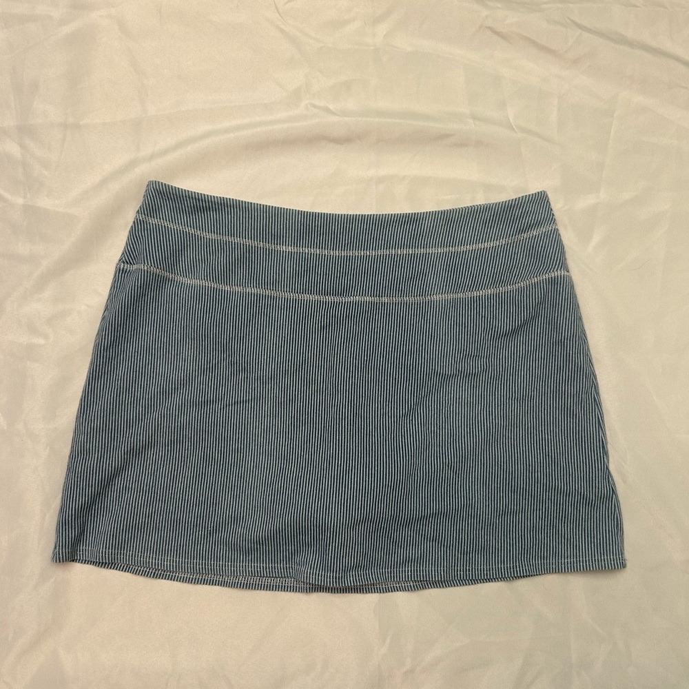 Suave 2X pinstriped “tummy control” skort